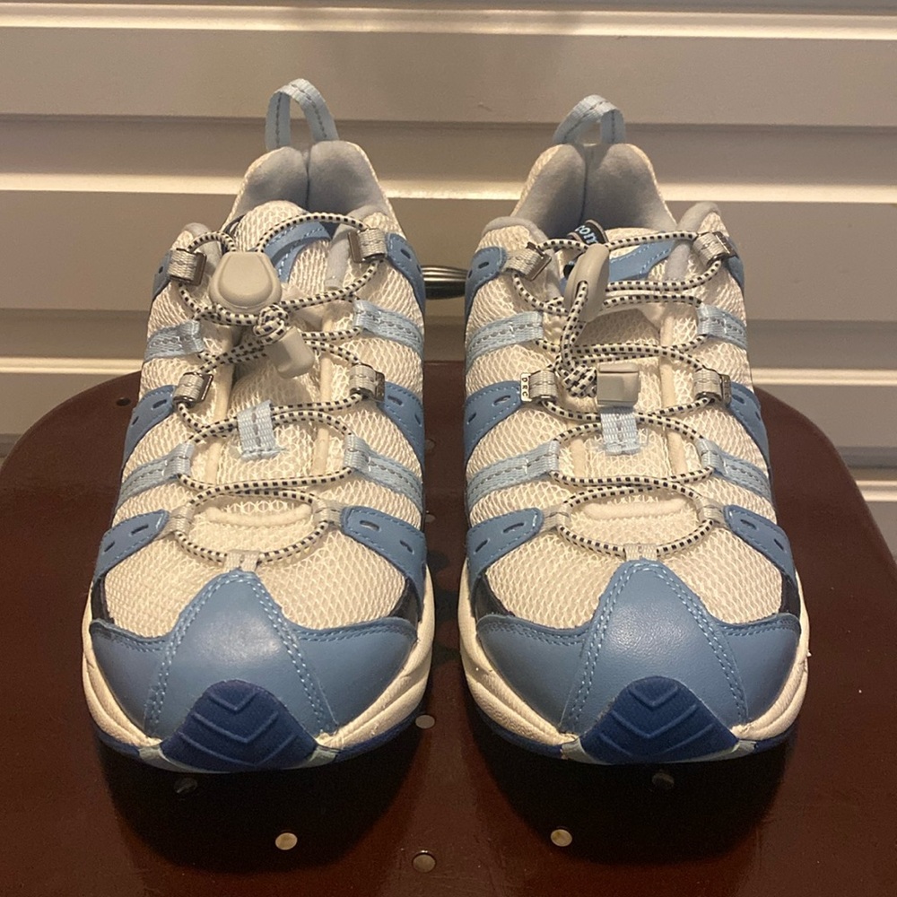 Dr. Comfort Blue and White Shoes. Women size 10.